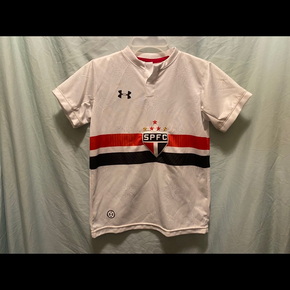 Bundle (2)Under Armour youth medium shirt